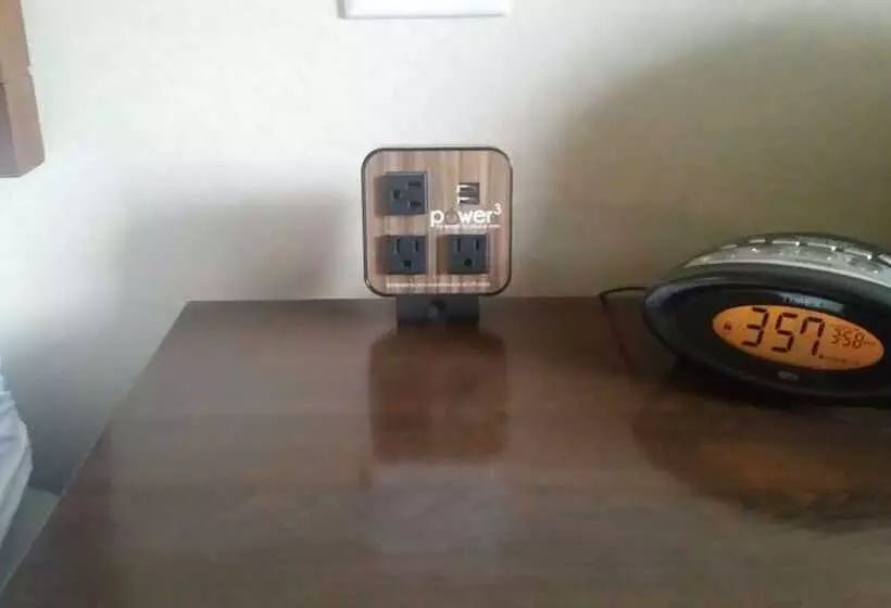 Hotel Days Inn By Wyndham Regina Airport West