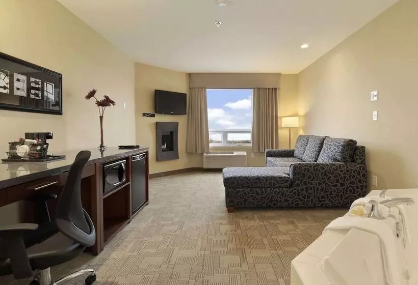 Hotel Days Inn By Wyndham Regina Airport West