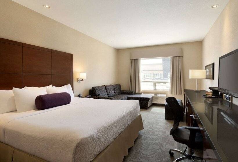 هتل Days Inn By Wyndham Regina Airport West