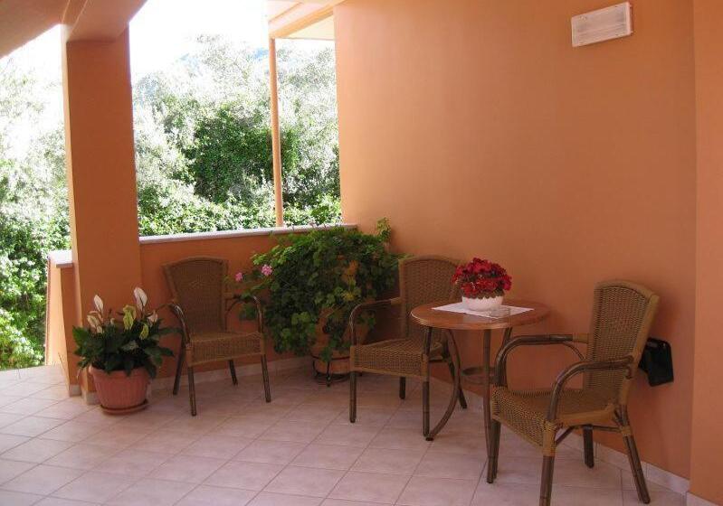 בית מלון כפרי Florena