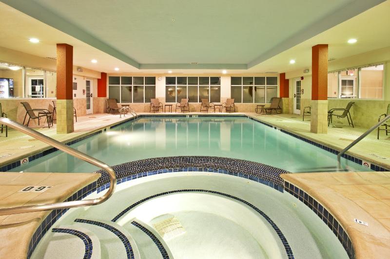 Holiday Inn Express Hotel & Suites Grand Rapids North, An Ihg