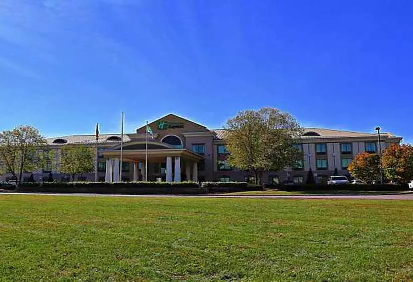 Holiday Inn Express Hotel & Suites Hagerstown, An Ihg