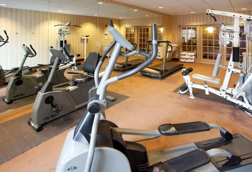 Holiday Inn Express Hotel & Suites Hagerstown, An Ihg