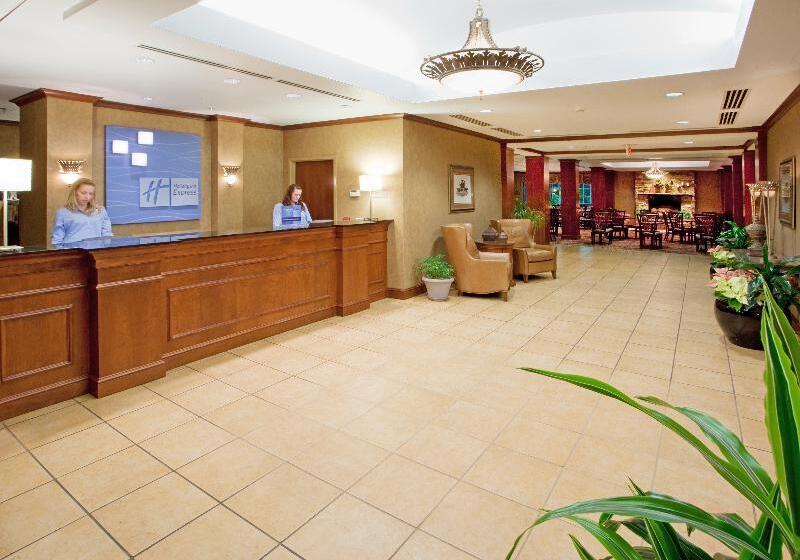 Holiday Inn Express Hotel & Suites Hagerstown, An Ihg
