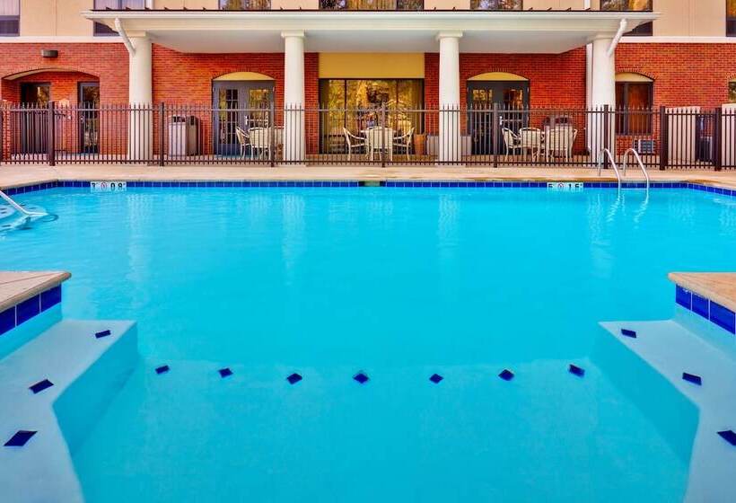 Holiday Inn Express Hotel & Suites Jackson Flowood, An Ihg