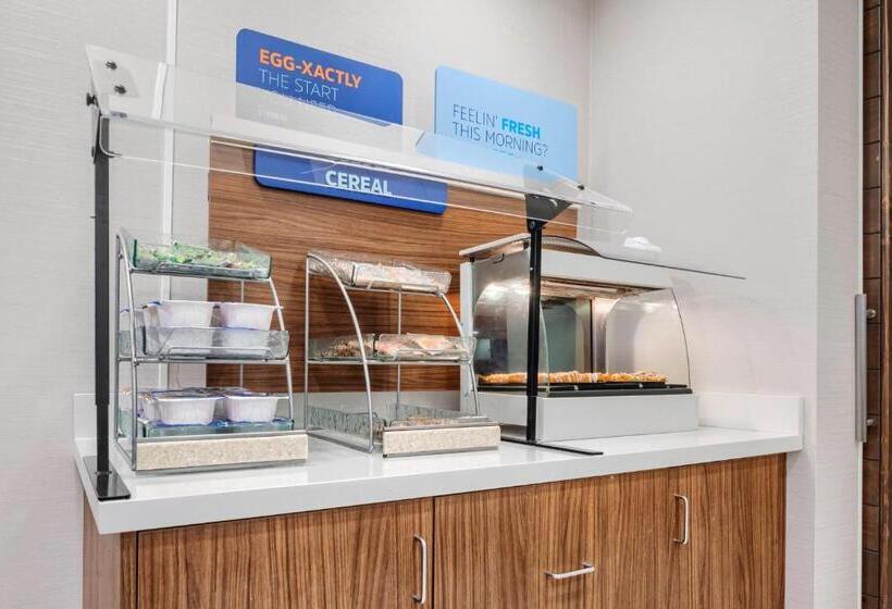 فندق Holiday Inn Express & Suites Macon   I 475, An Ihg