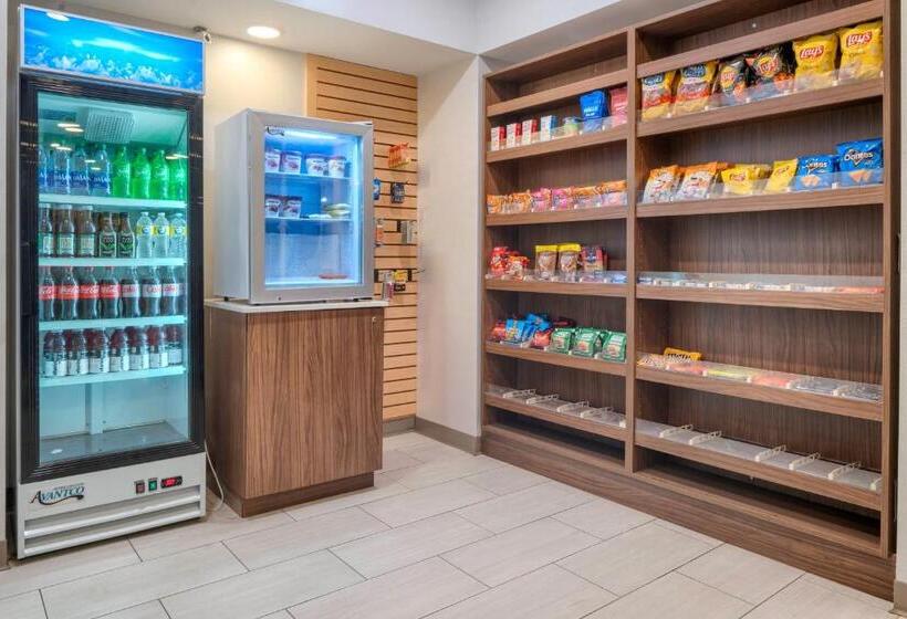 فندق Holiday Inn Express & Suites Macon   I 475, An Ihg