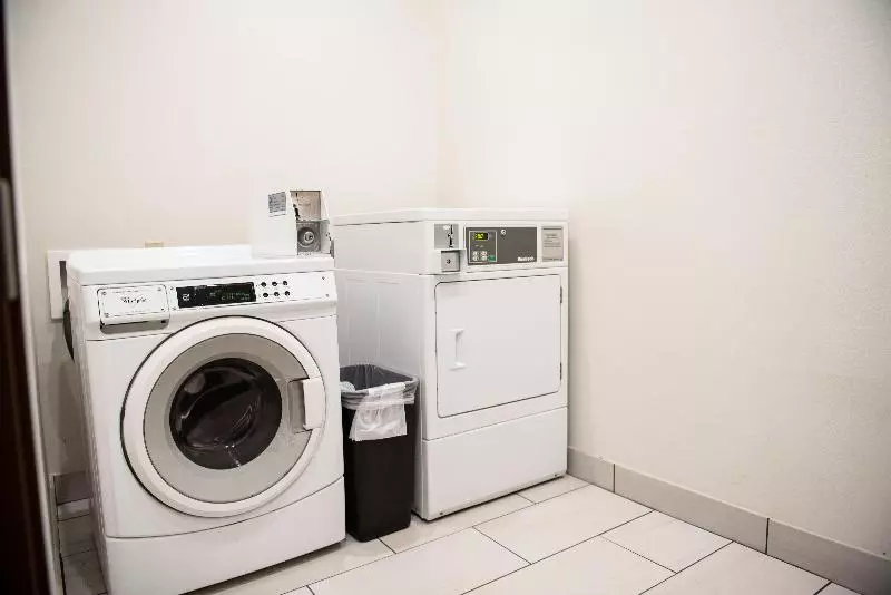 Holiday Inn Express Hotel & Suites Sedalia, An Ihg