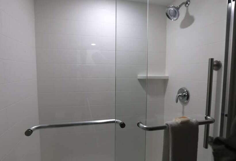 فندق Holiday Inn Express   Biloxi   Beach Blvd, An Ihg