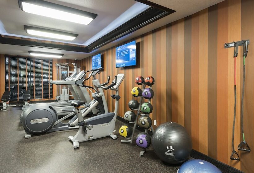 Отель Holiday Inn Express Holland, An Ihg