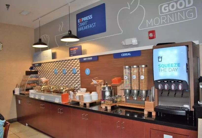 Отель Holiday Inn Express Kansas City Liberty Missouri, An Ihg