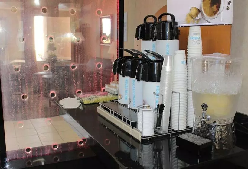 Отель Holiday Inn Express Kansas City Liberty Missouri, An Ihg