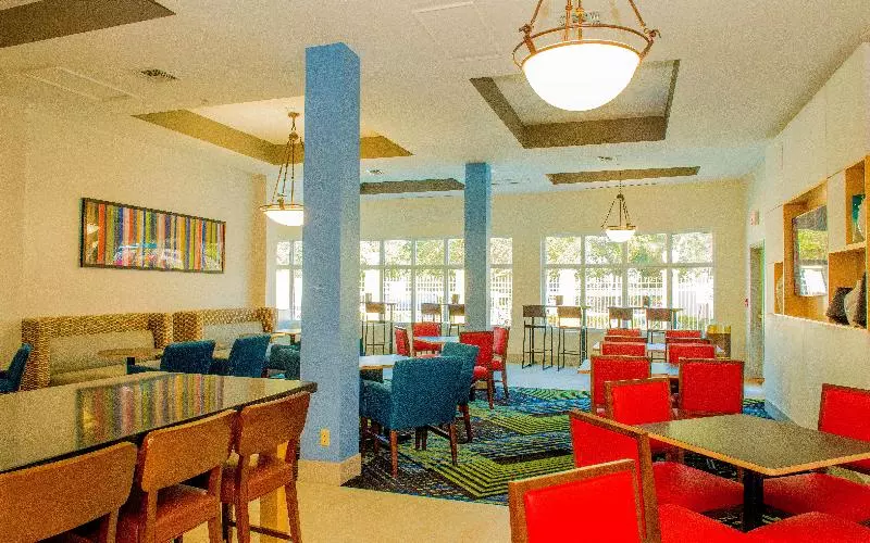 酒店 Holiday Inn Express St. Petersburg North / I 275, An Ihg