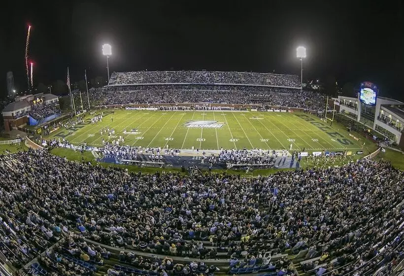 Отель Holiday Inn Statesboro University Area, An Ihg