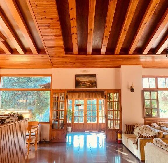 בית מלון כפרי Milionis Forest