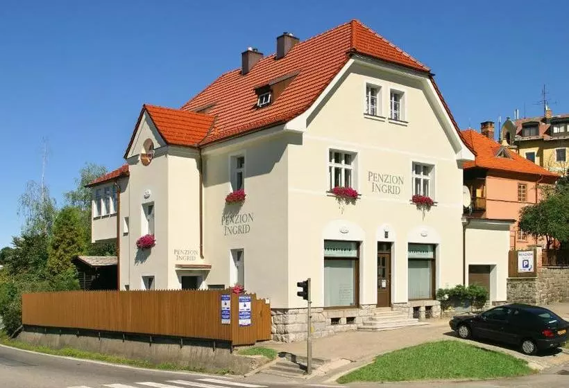 ホテル Pension Ingrid