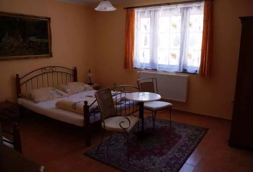 Hotelli Penzion Albatros