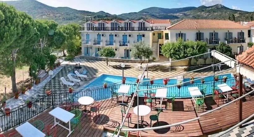 هتل Theofilos Classic