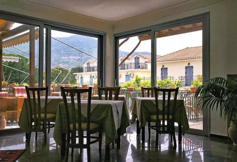 هتل Theofilos Classic