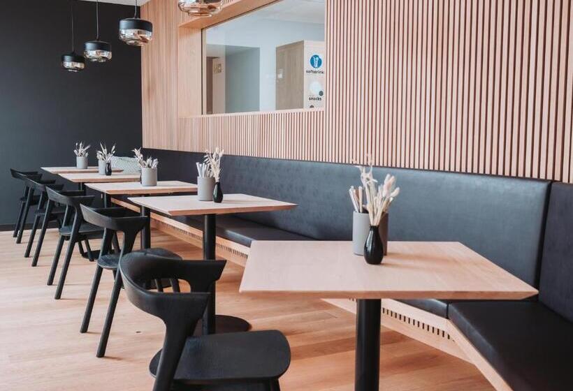 Montreux Youth Hostel