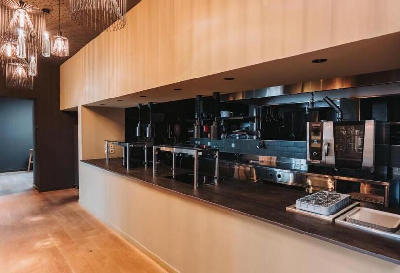 Montreux Youth Hostel