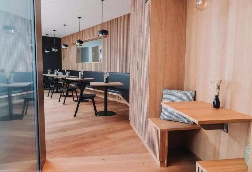 Montreux Youth Hostel