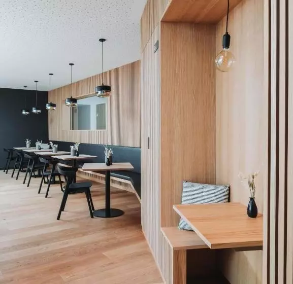 Montreux Youth Hostel