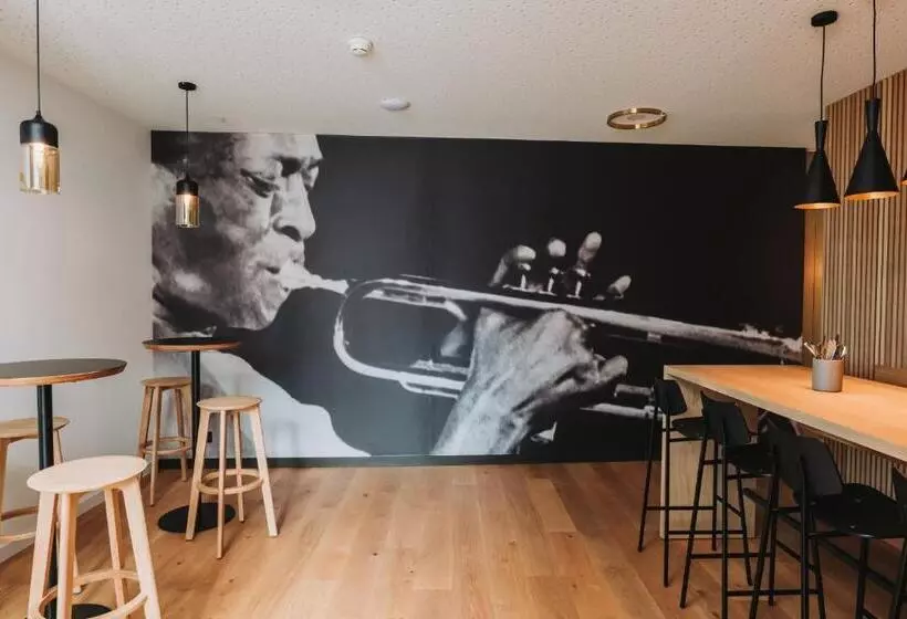 Montreux Youth Hostel