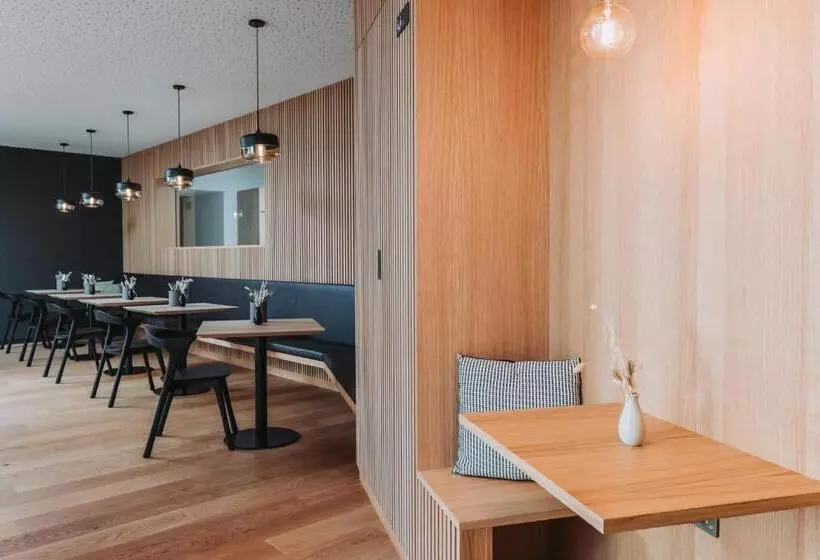 Montreux Youth Hostel