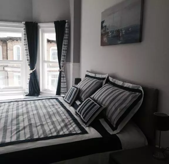 פנסיון The Prince Guest House