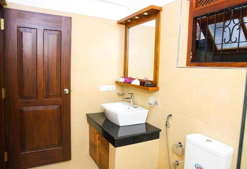 הוסטל Sky And Sand Guesthouse