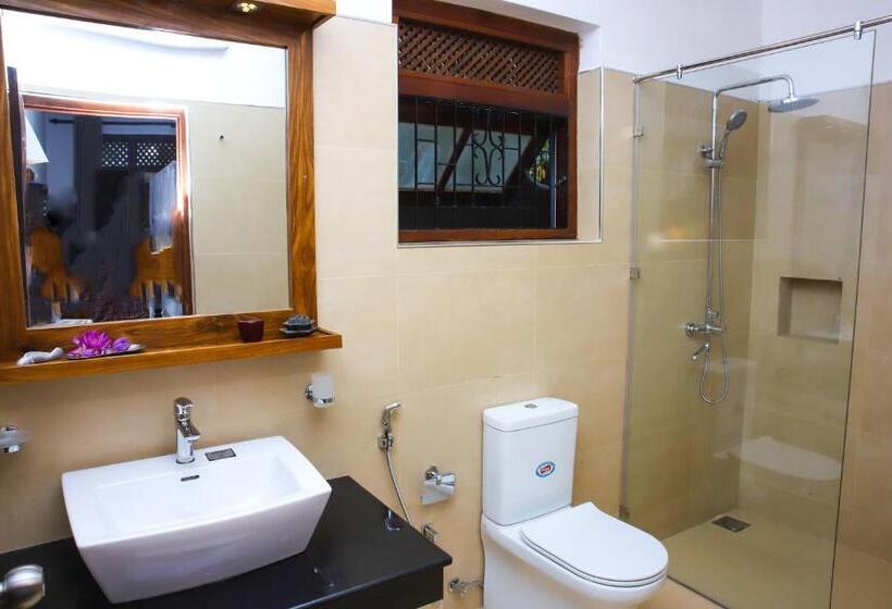 הוסטל Sky And Sand Guesthouse