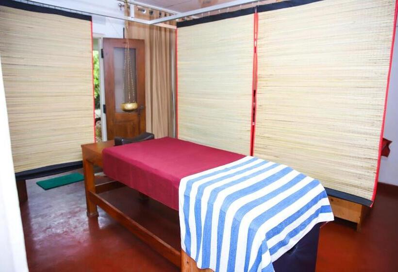 הוסטל Sky And Sand Guesthouse