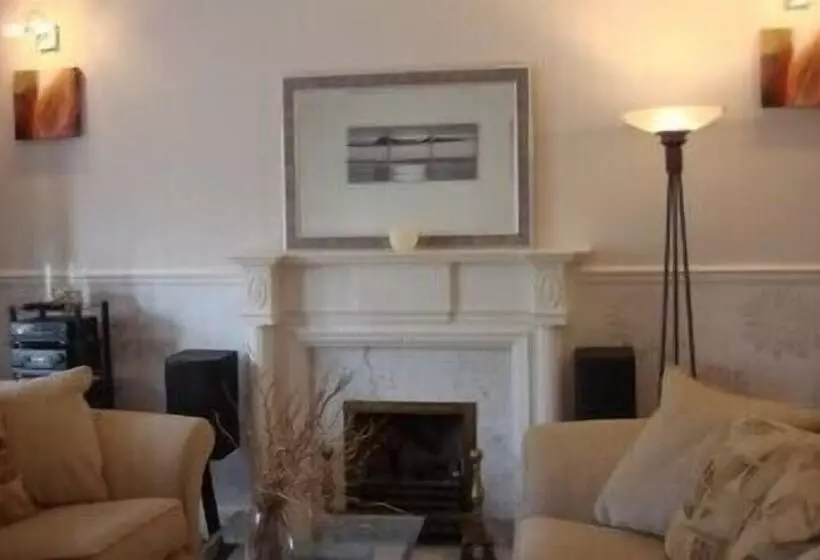 Bed and Breakfast Dalmore Lodge Guest House