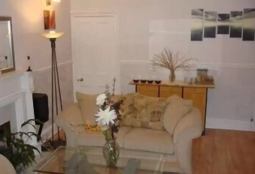 Bed and Breakfast Dalmore Lodge Guest House