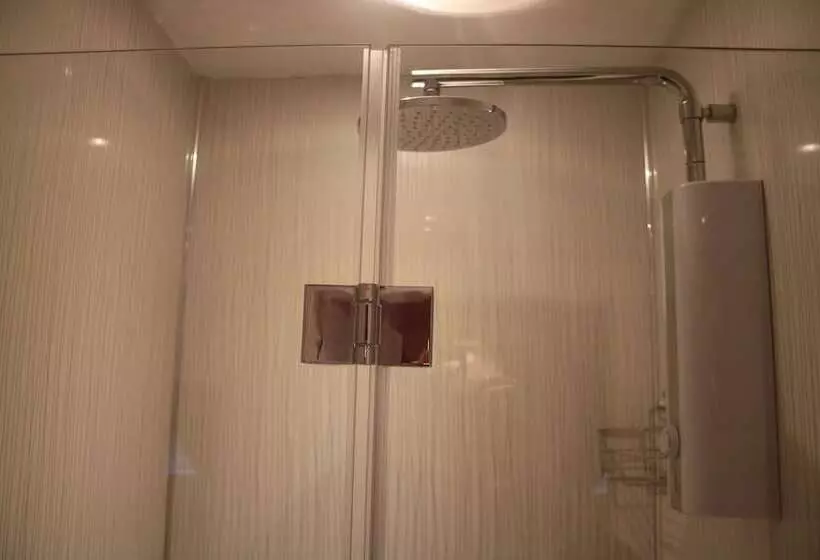 Bed and Breakfast Dalmore Lodge Guest House