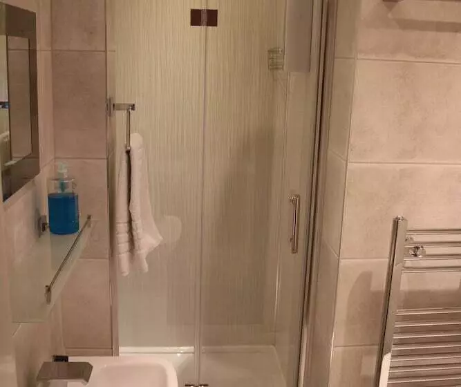 Bed and Breakfast Dalmore Lodge Guest House