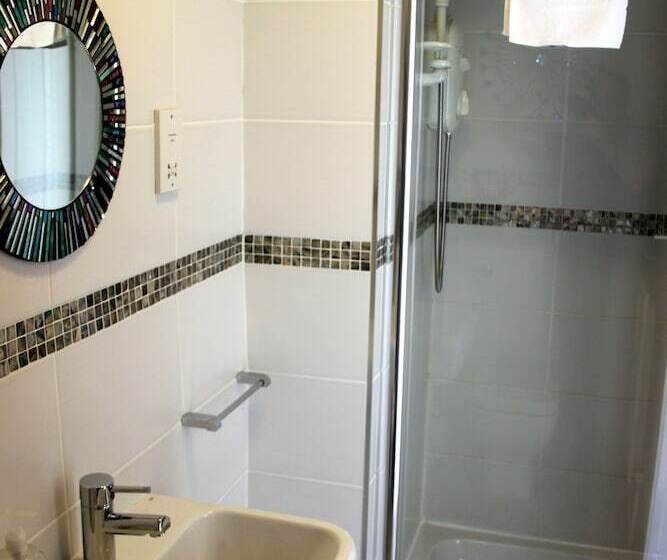 צימר Dalmore Lodge Guest House