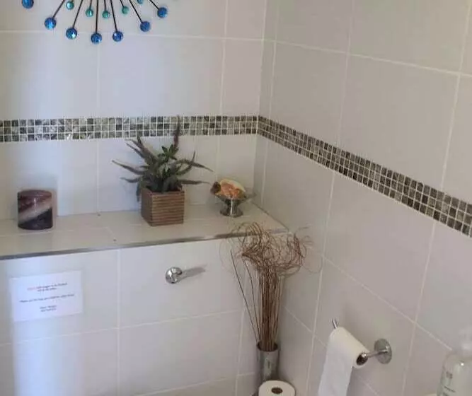 Bed and Breakfast Dalmore Lodge Guest House