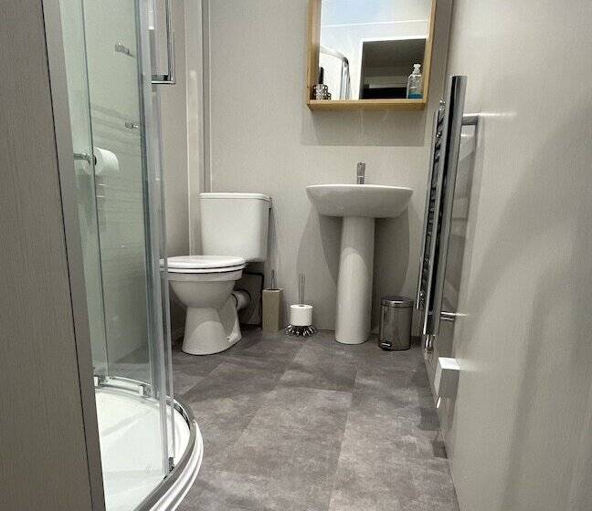 צימר Dalmore Lodge Guest House