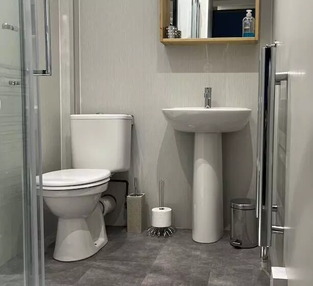 Bed and Breakfast Dalmore Lodge Guest House