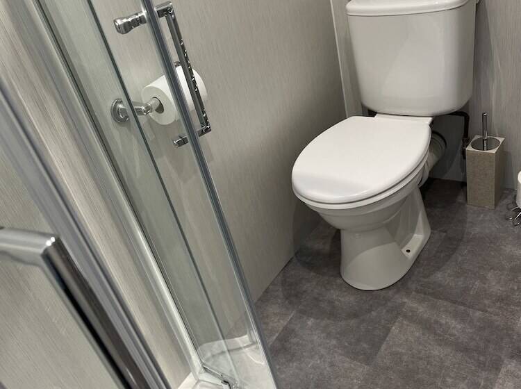 צימר Dalmore Lodge Guest House