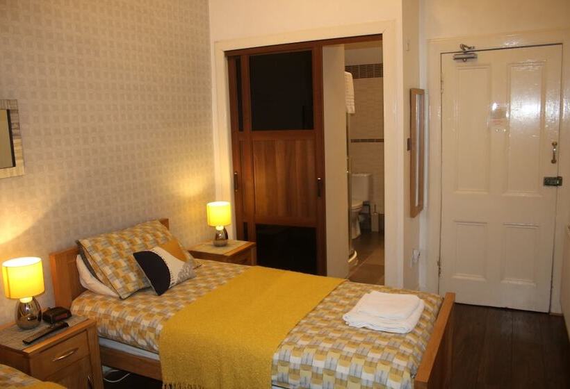 צימר Dalmore Lodge Guest House