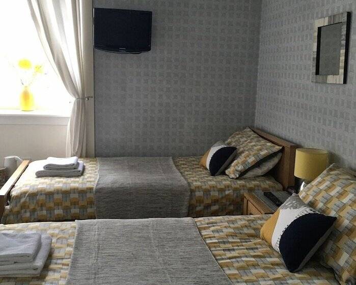 צימר Dalmore Lodge Guest House