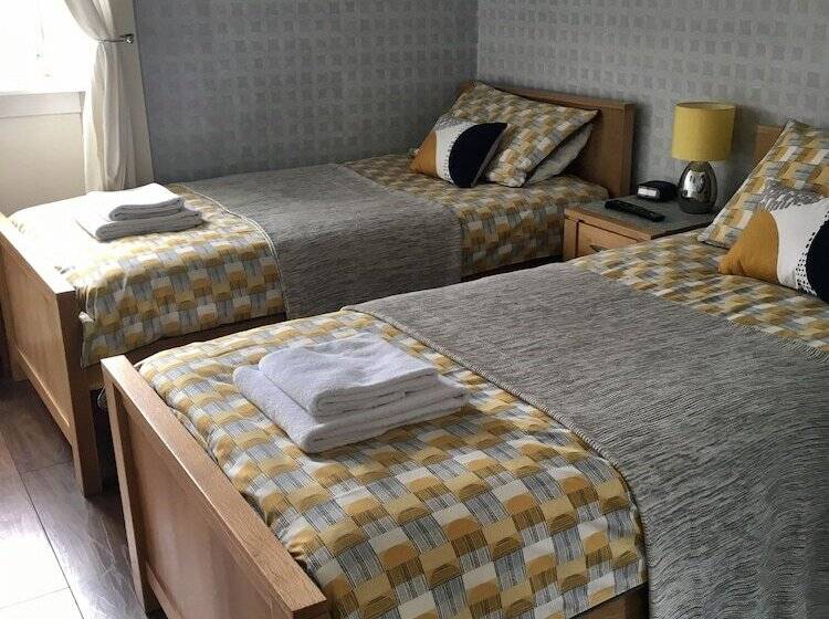 צימר Dalmore Lodge Guest House