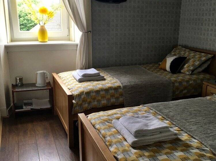 צימר Dalmore Lodge Guest House