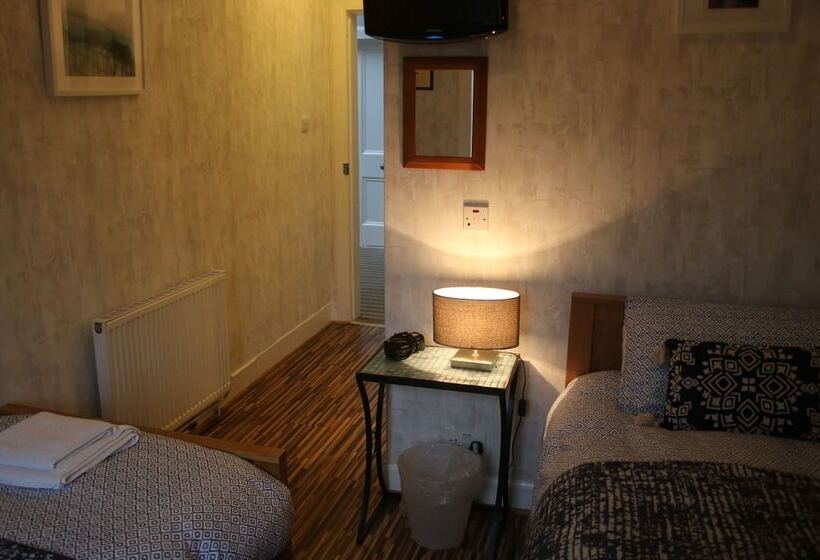 צימר Dalmore Lodge Guest House