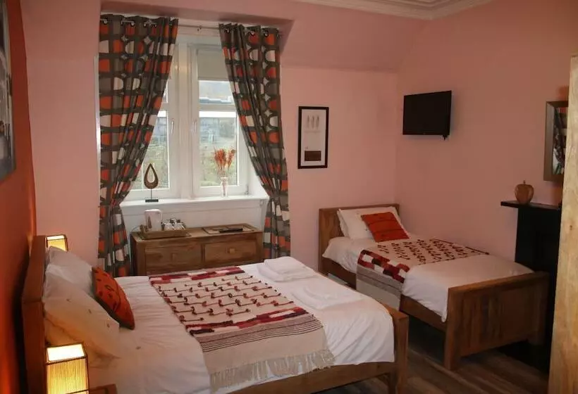 Bed and Breakfast Dalmore Lodge Guest House