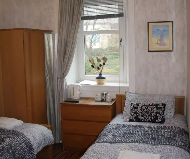 Bed and Breakfast Dalmore Lodge Guest House