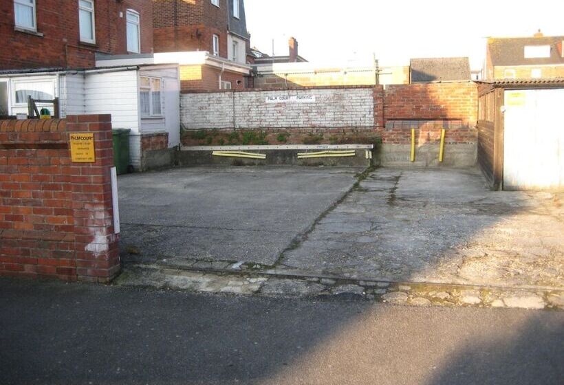 ベッドアンドブレックファースト Palm Court